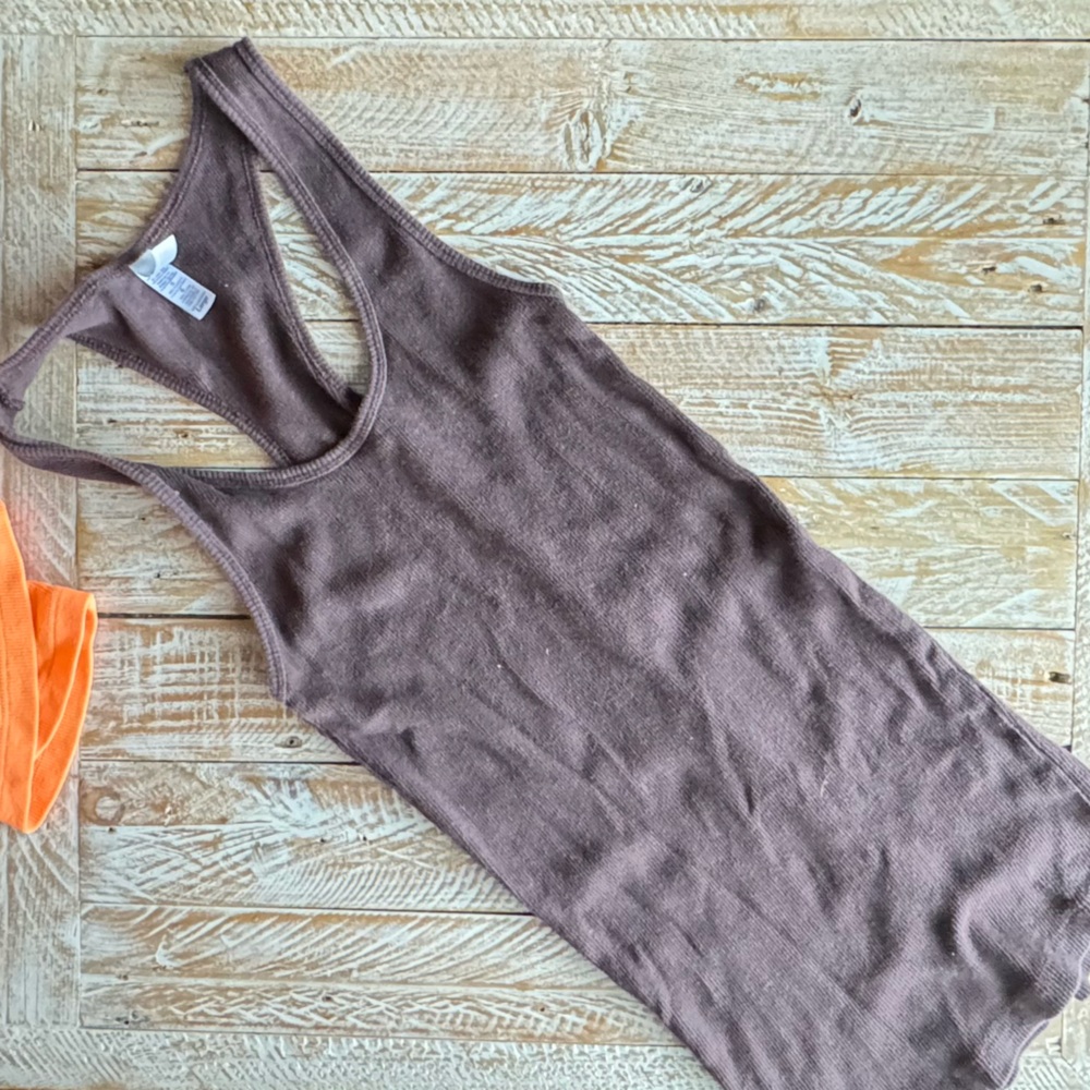 🧡 2 Long Tank Tops🧡 ~med - Picture 4 of 9